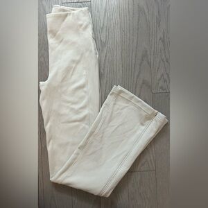 Lululemon Brushed Softstreme Ribbed Zip
Flared Pant 32.5"